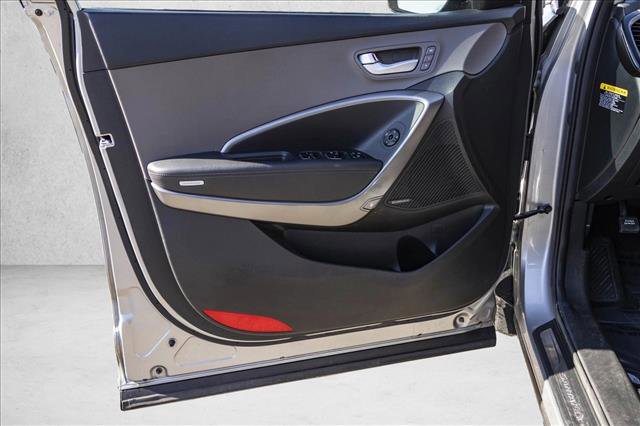 Used 2014 Hyundai Santa Fe GLS image 12