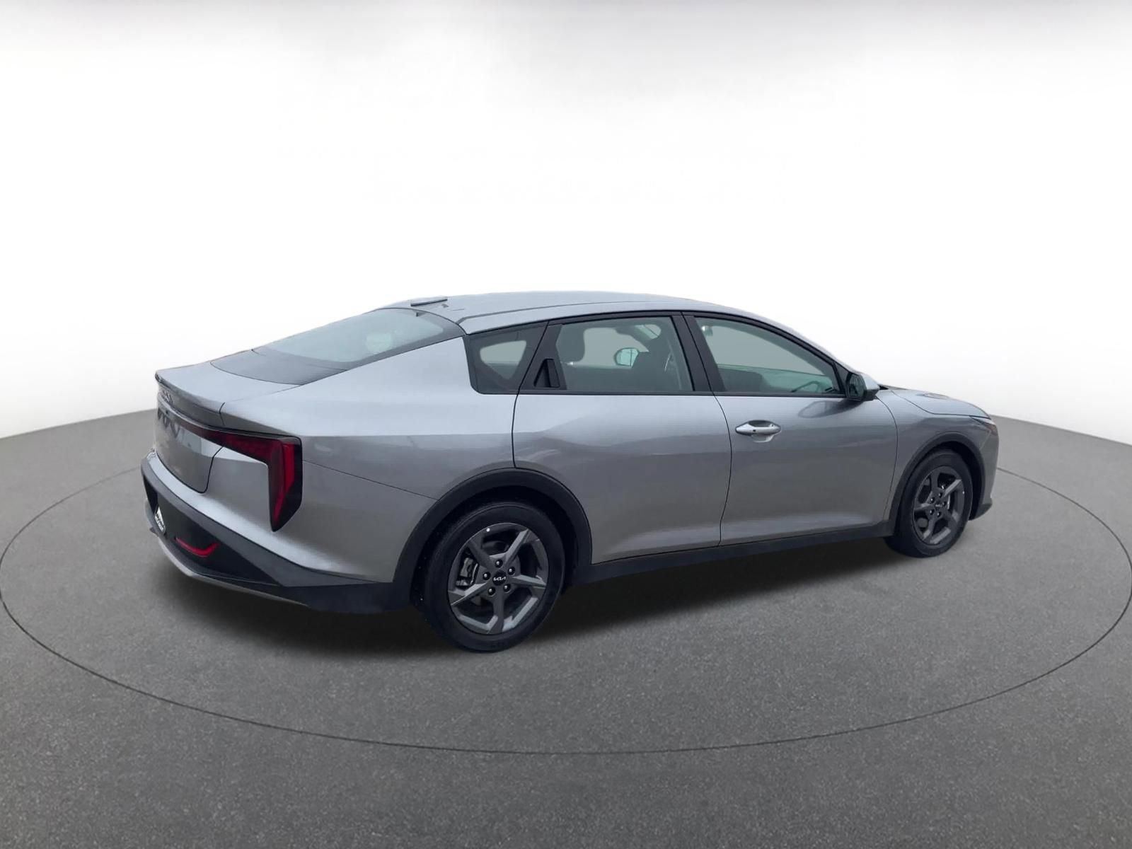 Used 2025 Kia K4 LXS image 16