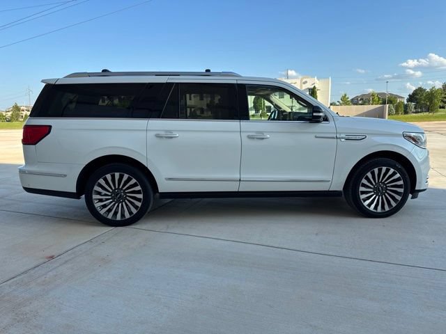 Used 2021 Lincoln Navigator L Reserve w/ Luxury Package AWD/4WD image 4