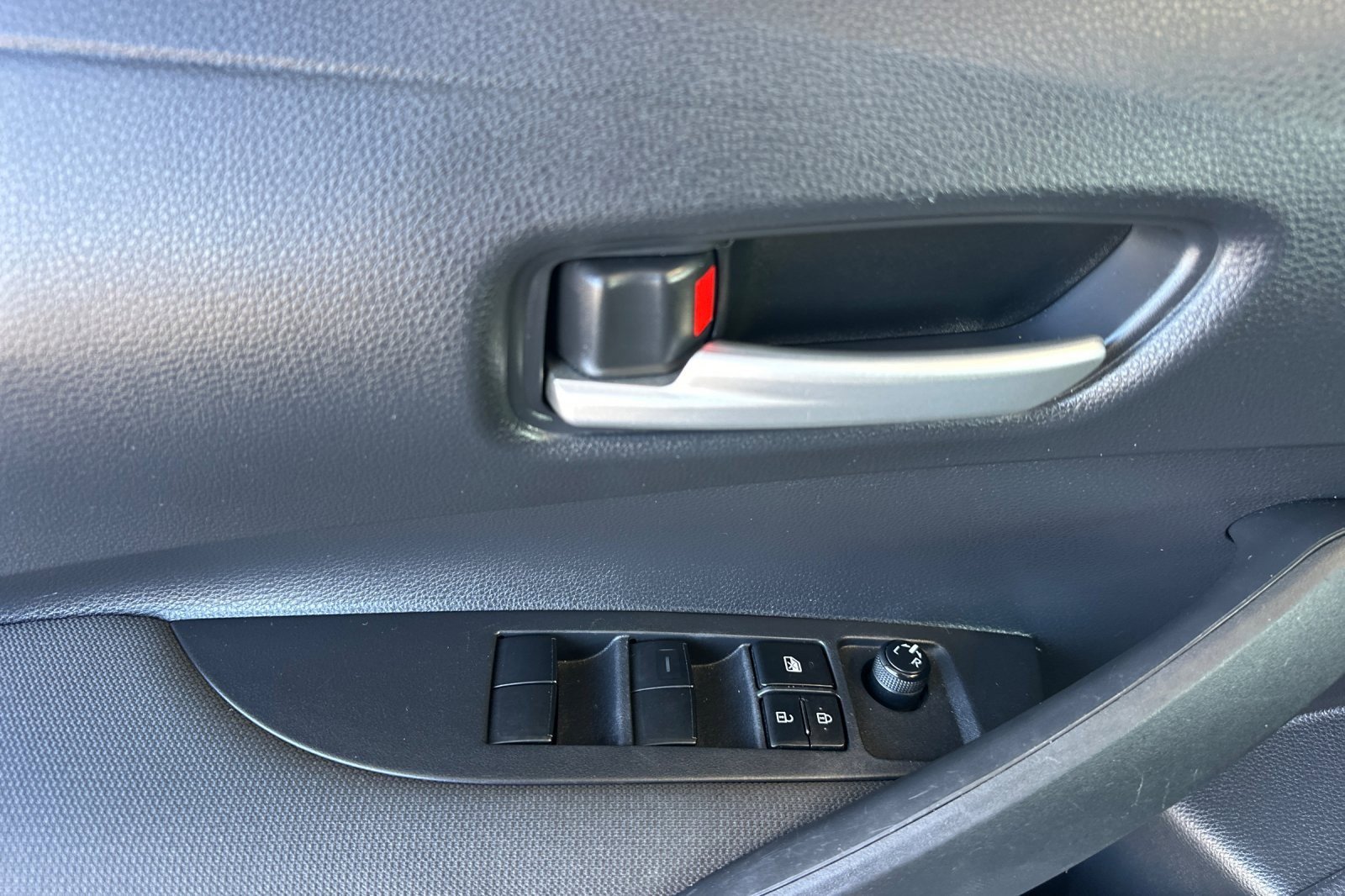 Certified 2021 Toyota Corolla LE w/ Carpet Mat Package (TMS) FWD image 10