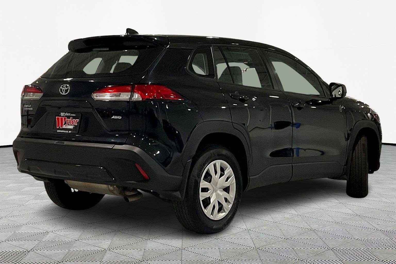 Used 2025 Toyota Corolla Cross L image 7
