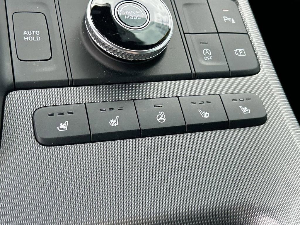 Used 2025 Hyundai Palisade Calligraphy image 30