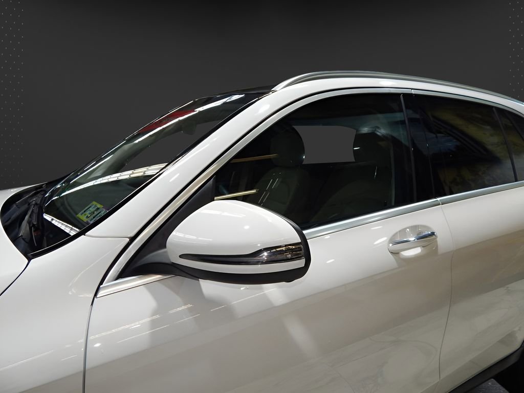 Used 2020 Mercedes-Benz GLC 300 4MATIC w/ Multimedia Package image 12