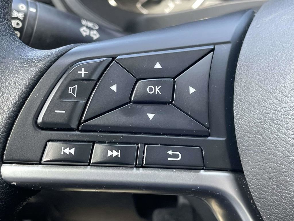 Used 2024 Nissan Altima 2.5 SV FWD image 19