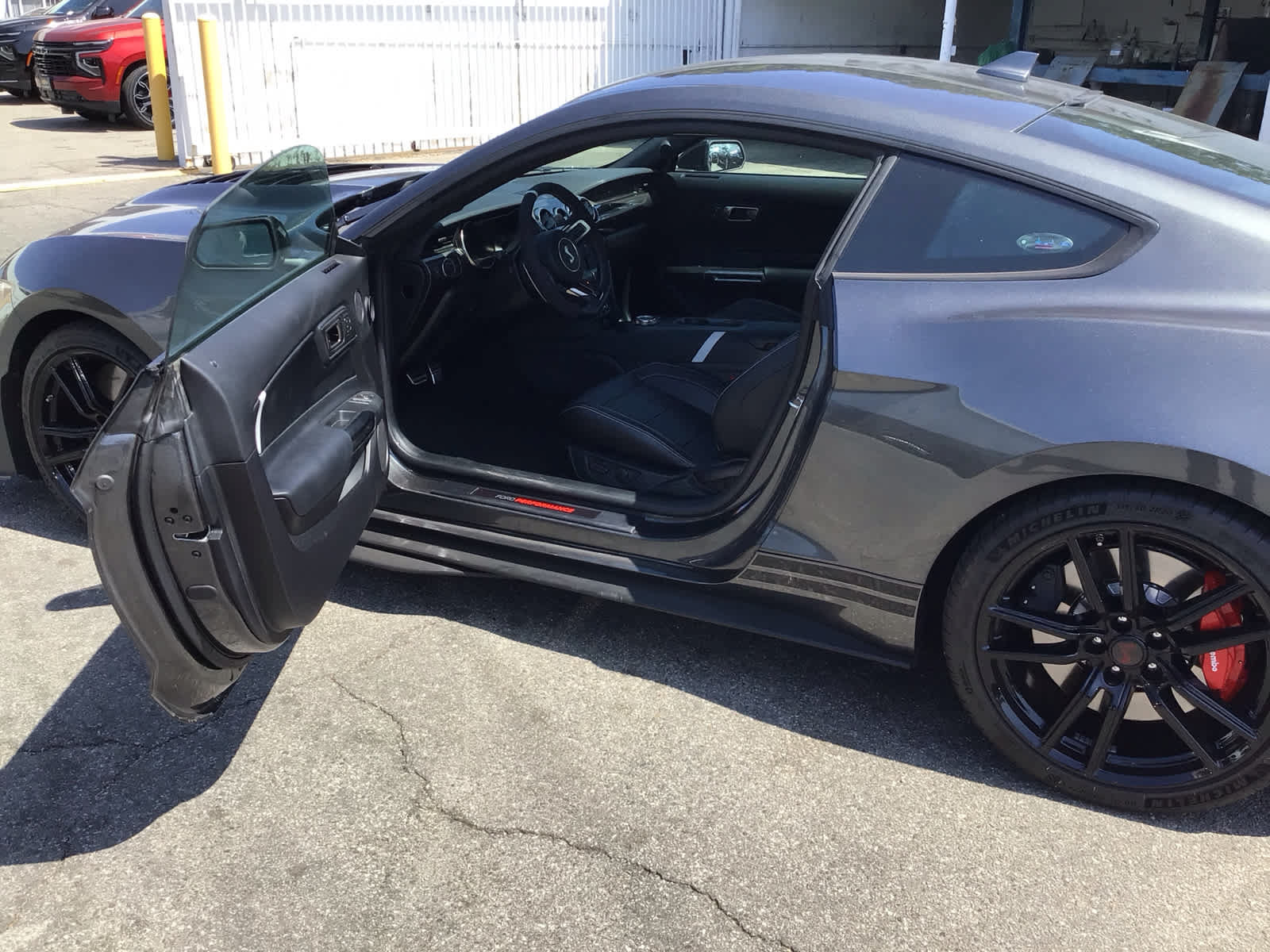 Used 2020 Ford Mustang Shelby GT500 w/ Technology Package RWD image 5