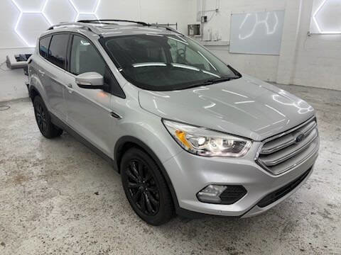 Used 2018 Ford Escape Titanium image 4