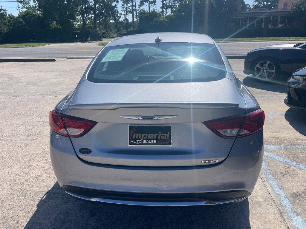 Used 2017 Chrysler 200 Limited Platinum FWD image 6