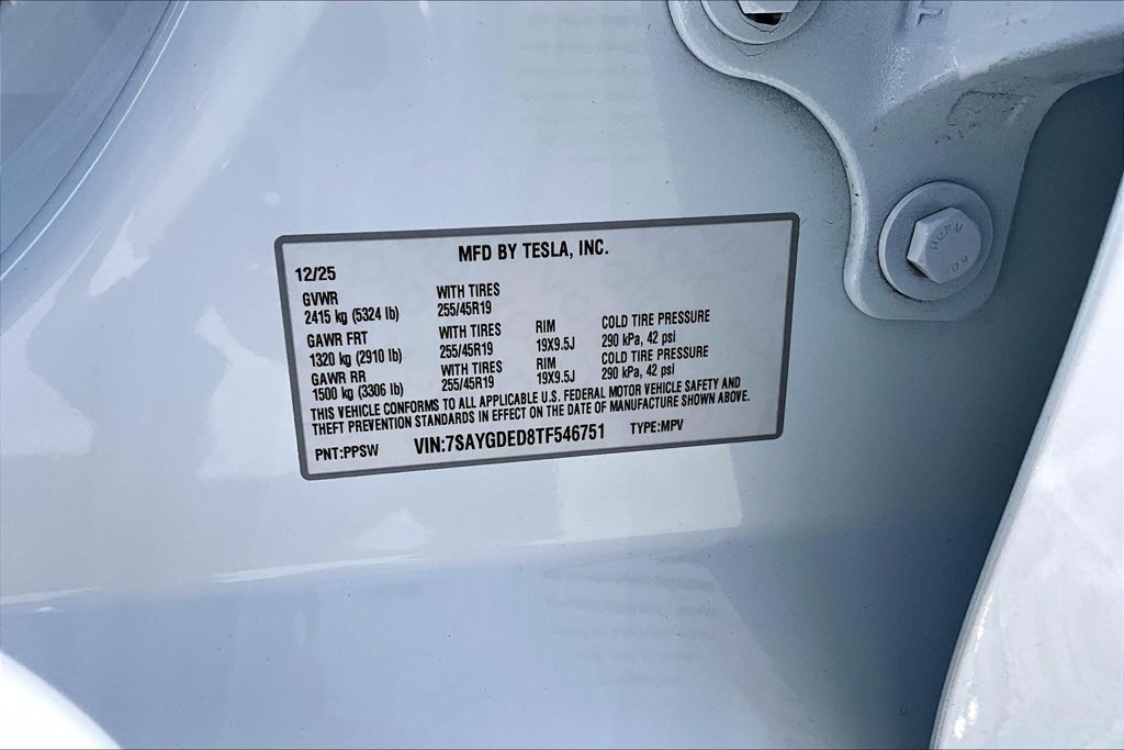 Used 2026 Tesla Model Y 2WD image 17