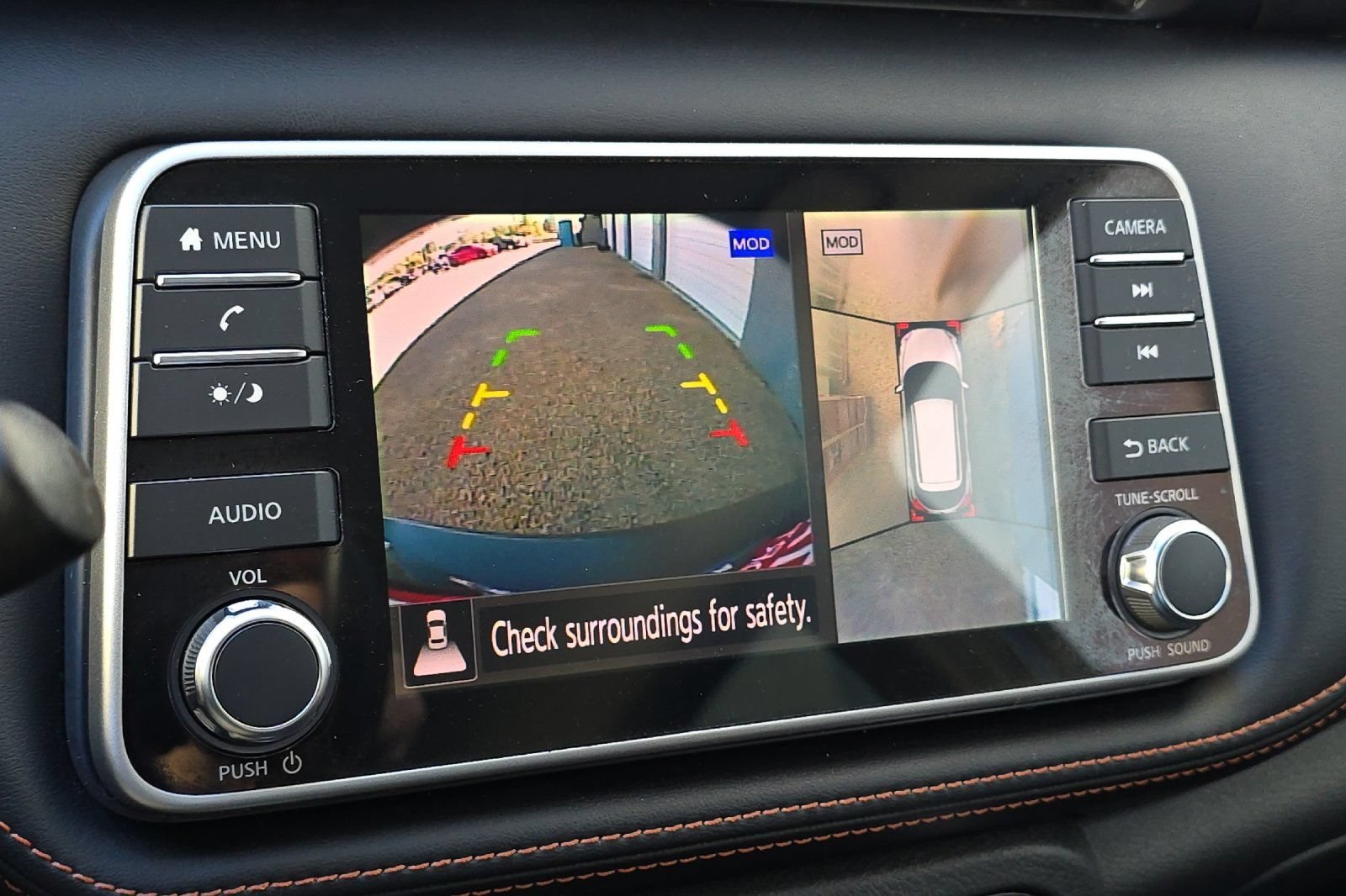 Used 2018 Nissan Kicks SR FWD image 16