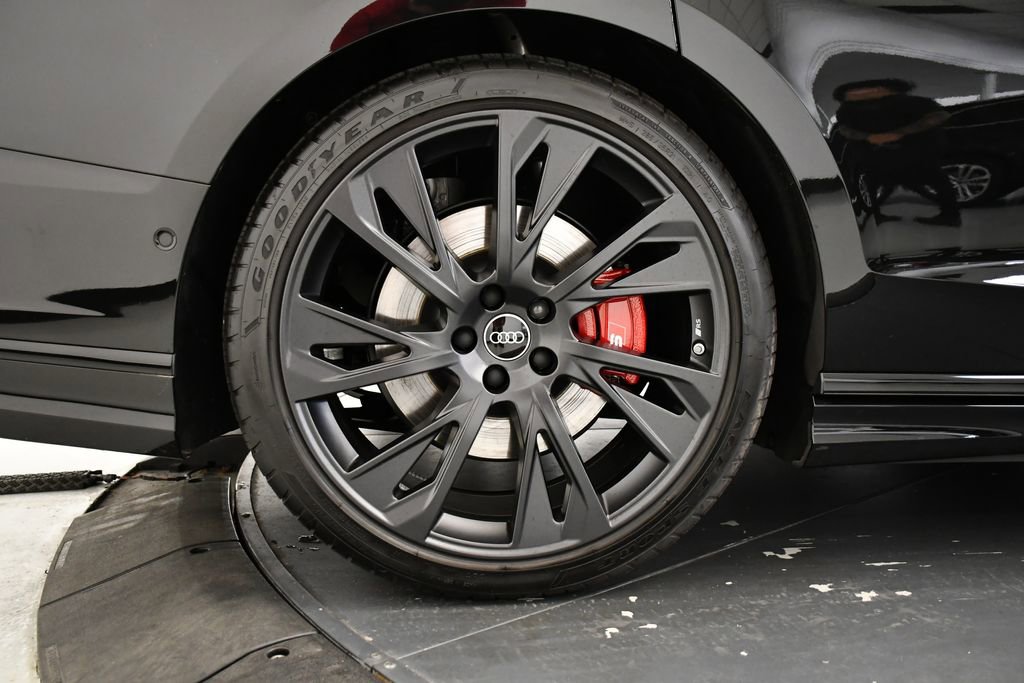 Used 2025 Audi S8 image 14