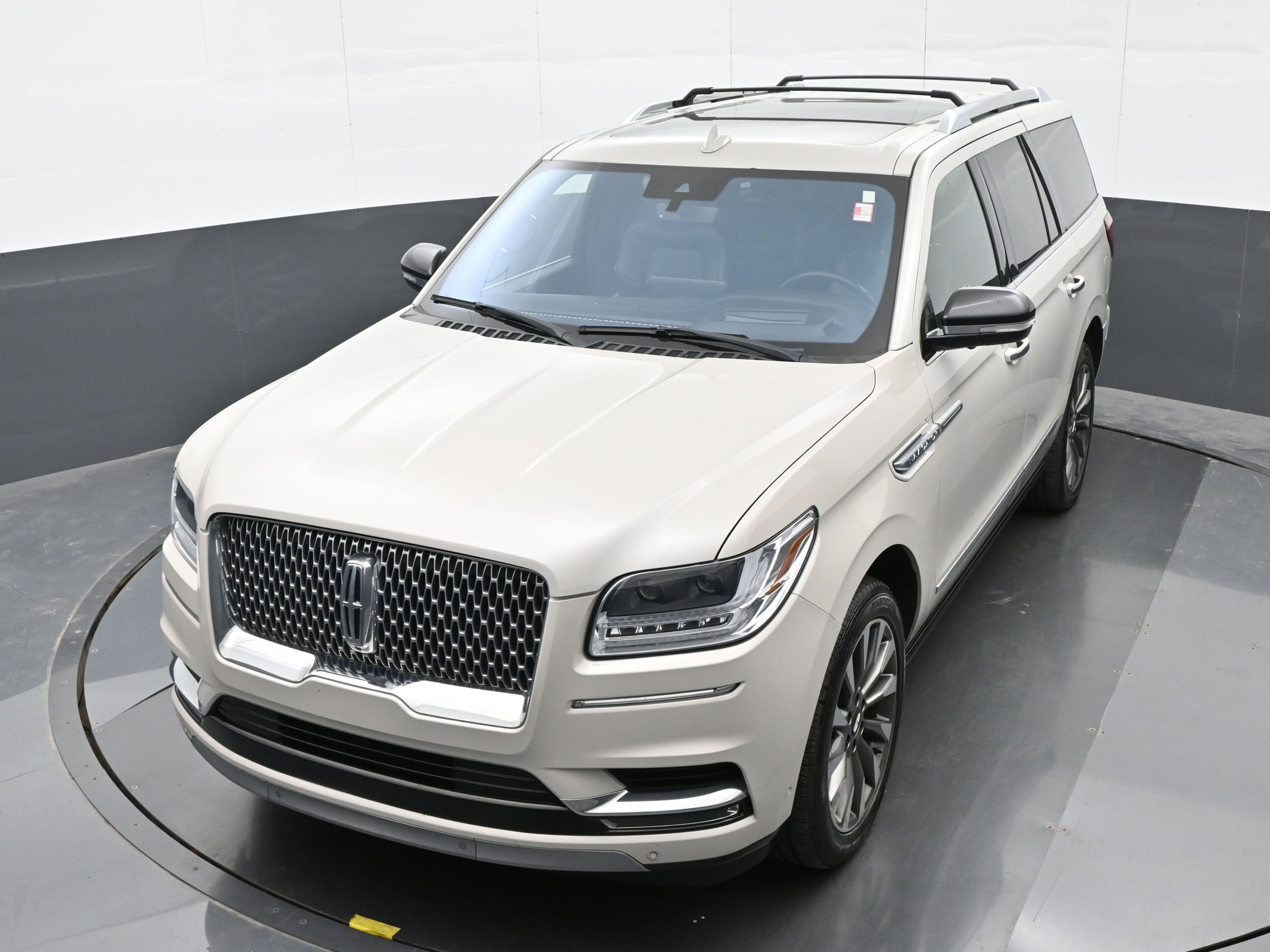 Used 2019 Lincoln Navigator Select w/ Technology Package AWD/4WD image 34