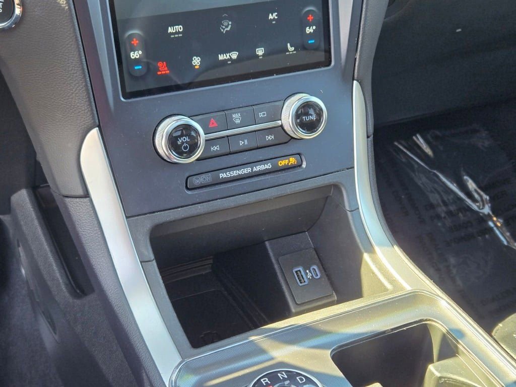 Certified 2024 Ford Edge ST-Line w/ Class II Trailer Tow Package AWD/4WD image 30