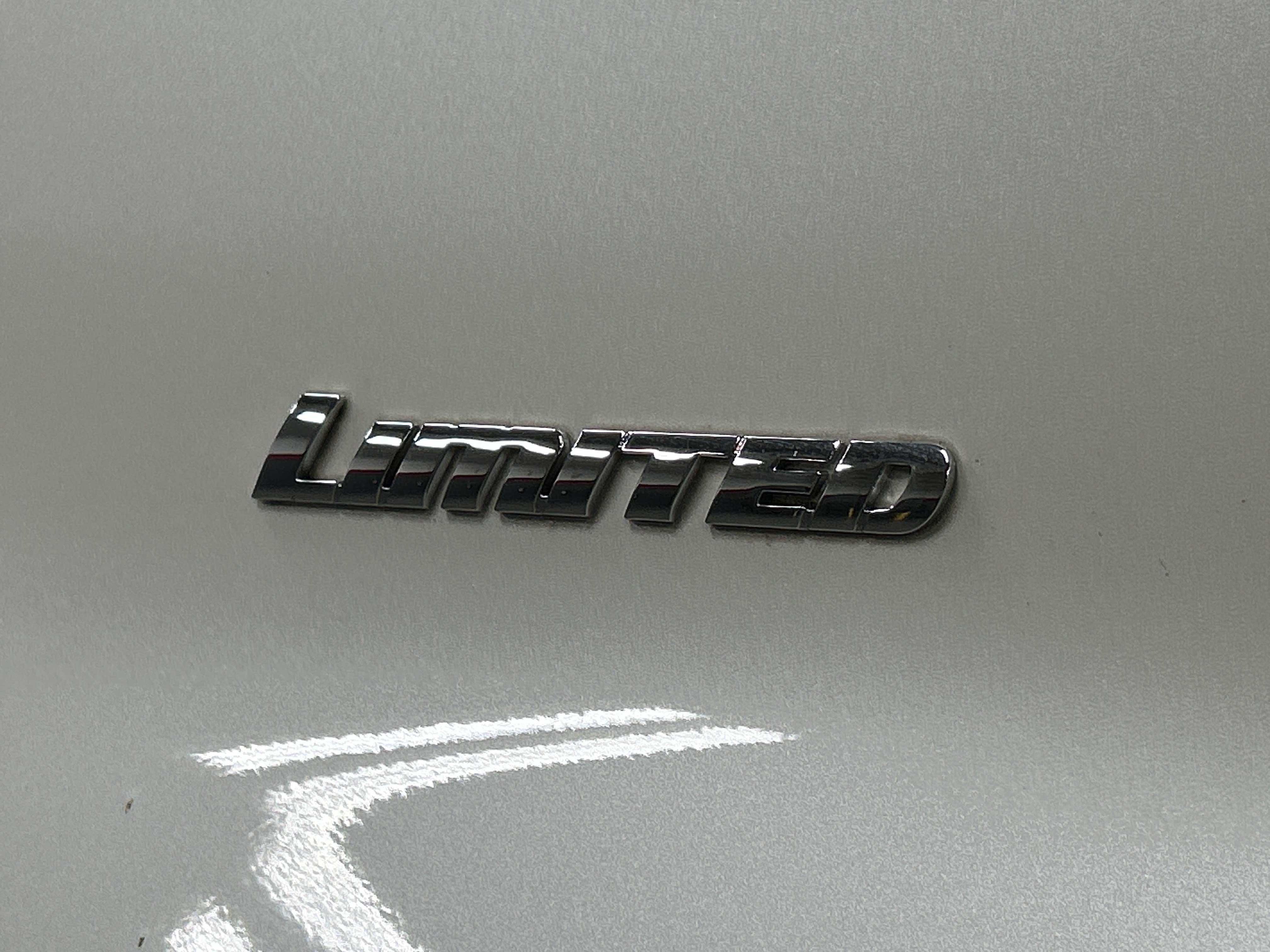 Used 2022 Toyota 4Runner Limited AWD/4WD image 31