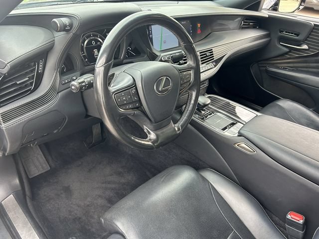 Used 2018 Lexus LS 500 w/ Accessory Package (Z2) RWD image 20