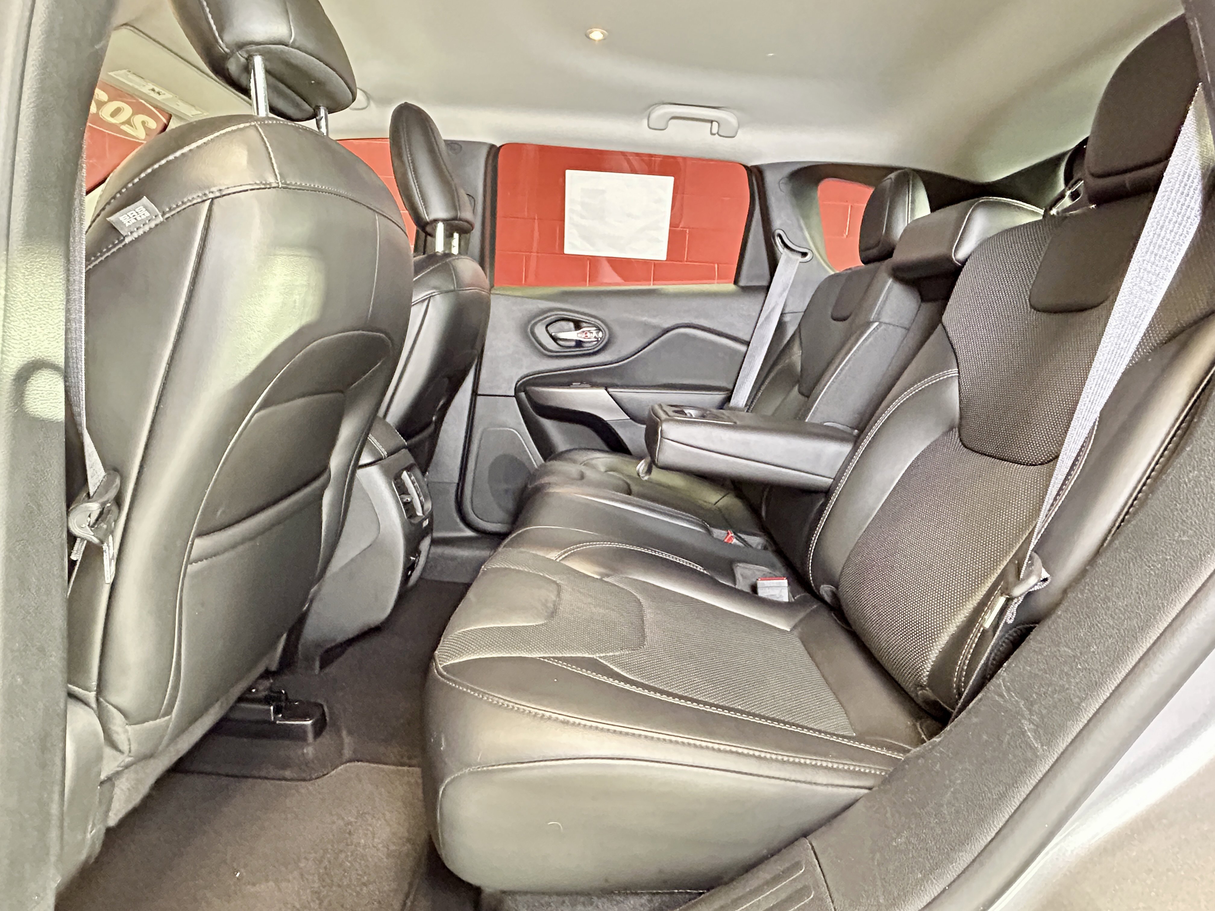 Used 2020 Jeep Cherokee Limited AWD/4WD image 35