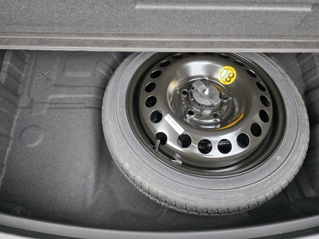 Used 2021 Buick Encore GX Select image 12