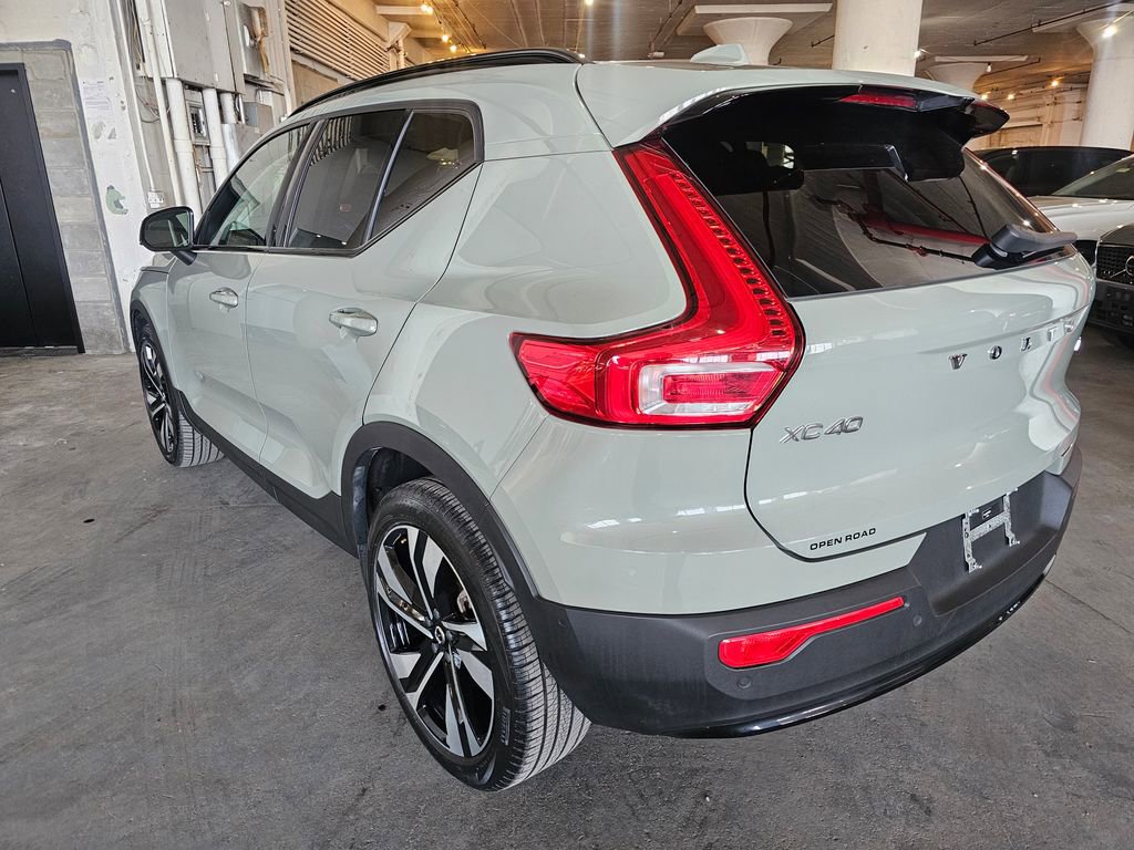 Certified 2023 Volvo XC40 B5 Plus w/ Protection Package Premier AWD/4WD image 2