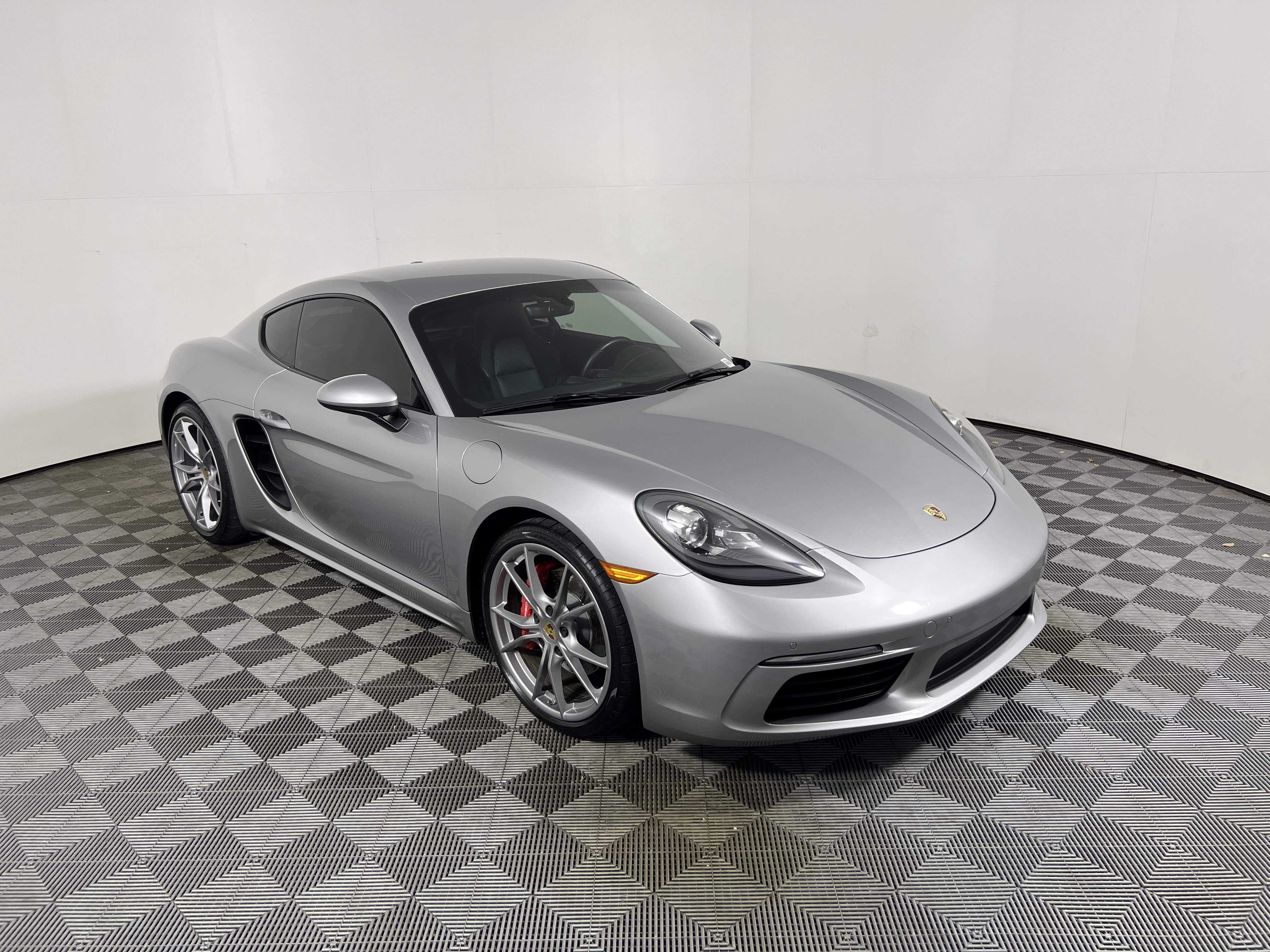Certified 2018 Porsche 718 Cayman S RWD image 9