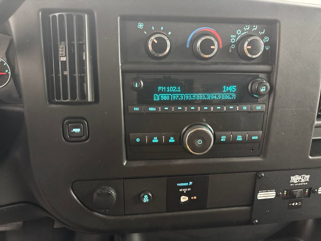 Used 2016 Chevrolet Express 3500 image 19