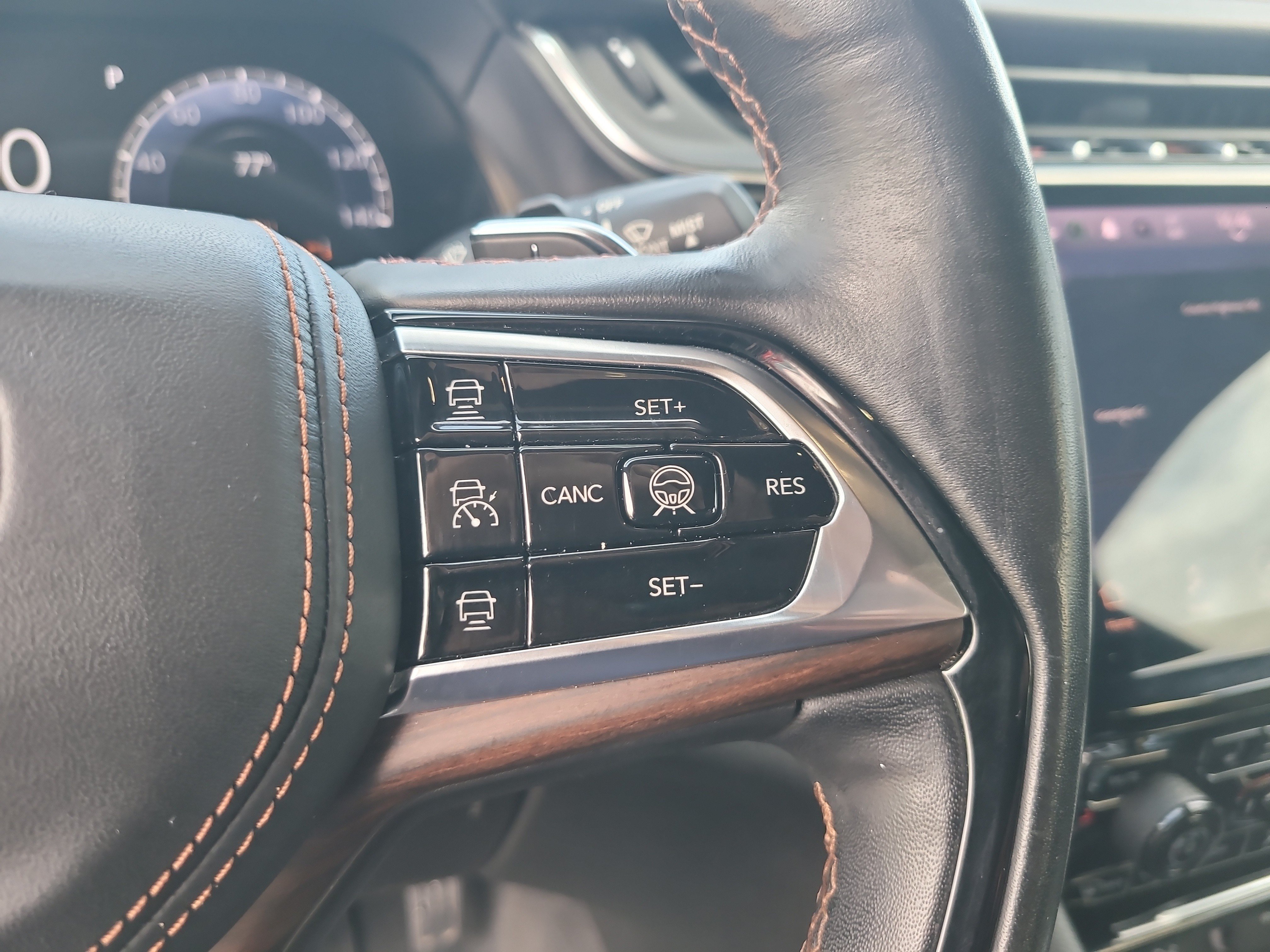 Used 2021 Jeep Grand Cherokee L Summit w/ Advanced Protech Group IV AWD/4WD image 30