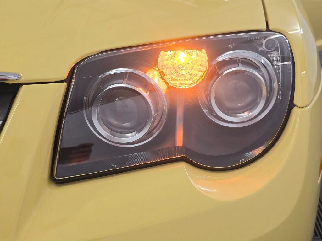 Used 2005 Chrysler Crossfire Limited RWD image 61