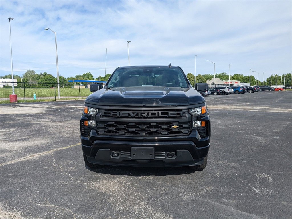 Used 2022 Chevrolet Silverado 1500 Custom image 2