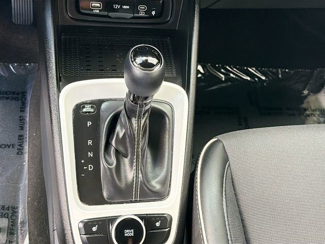 Certified 2024 Hyundai Venue Limited FWD image 16