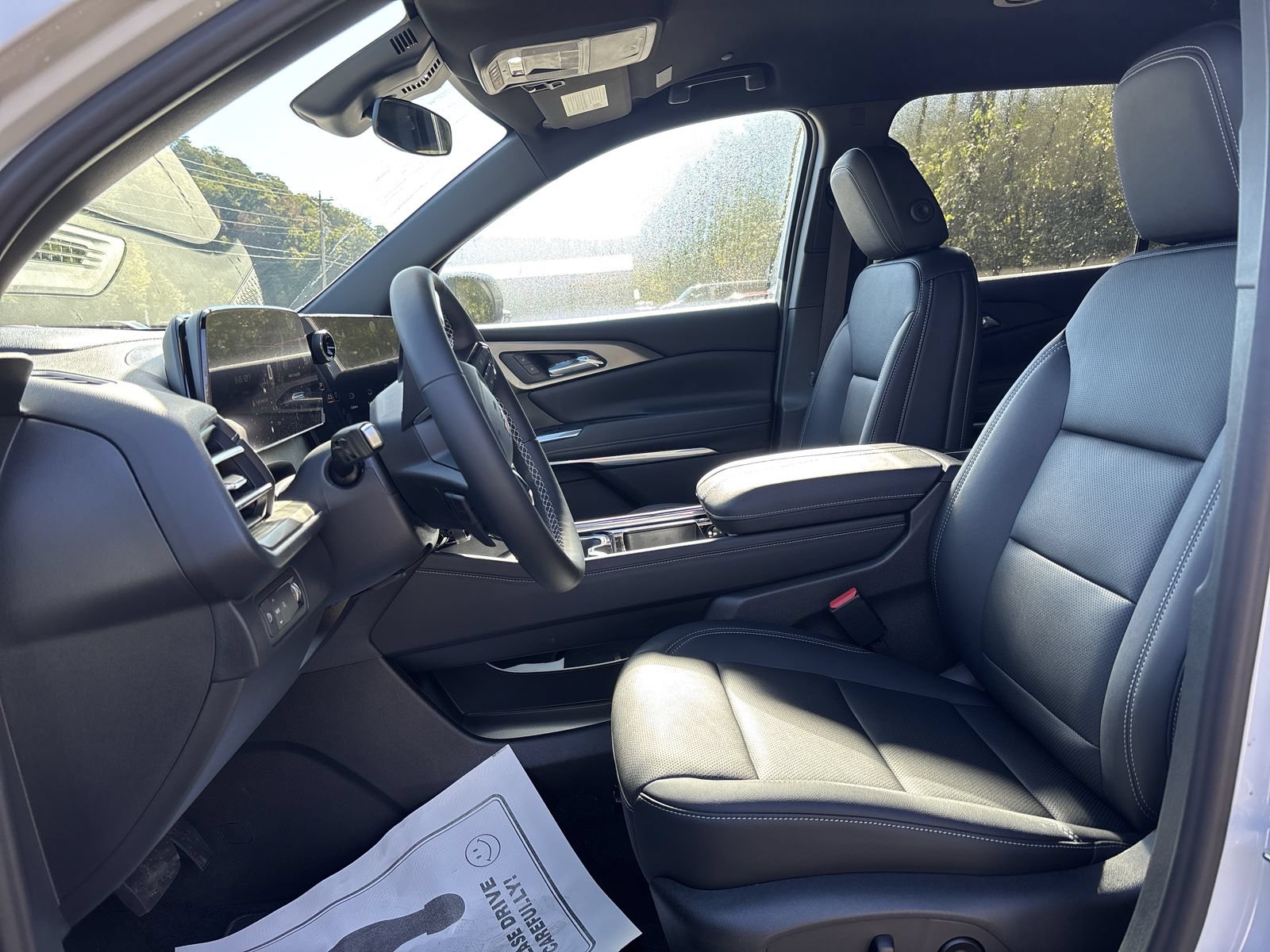 New 2027 Chevrolet Traverse LT FWD image 11