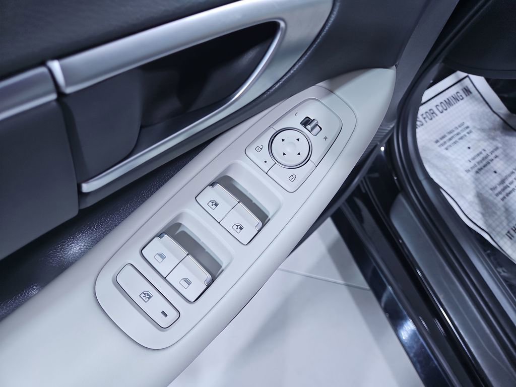 Certified 2024 Hyundai Sonata SEL w/ Convenience Package image 13
