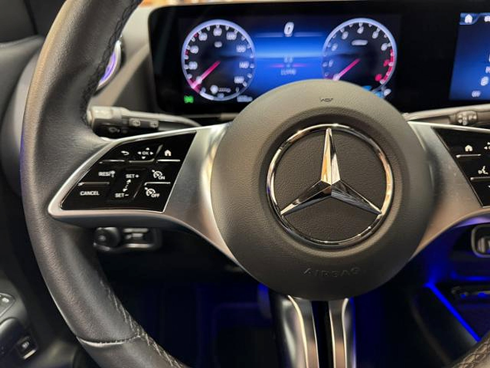 Used 2025 Mercedes-Benz GLA 250 image 17