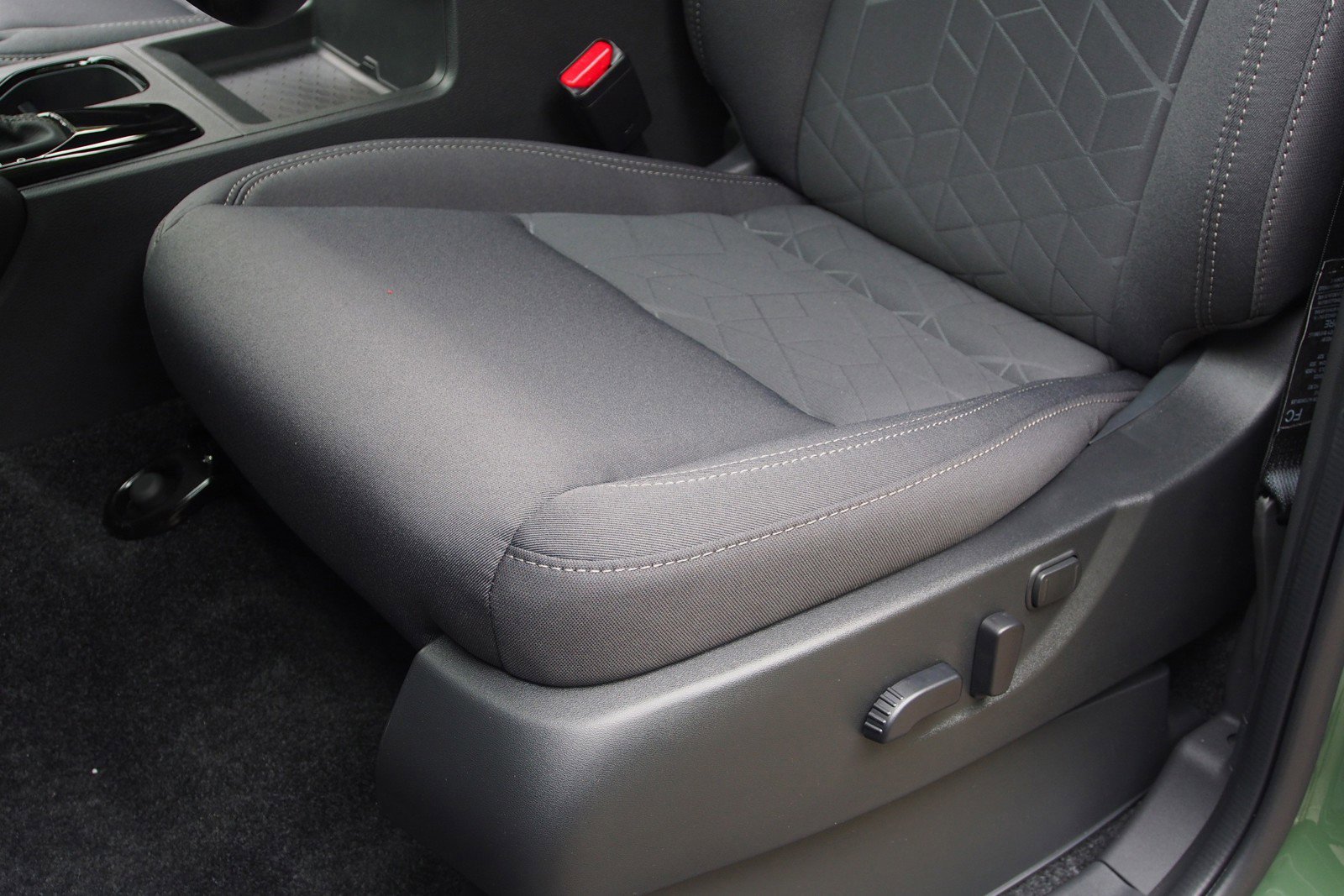 Used 2026 Nissan Frontier SV image 16