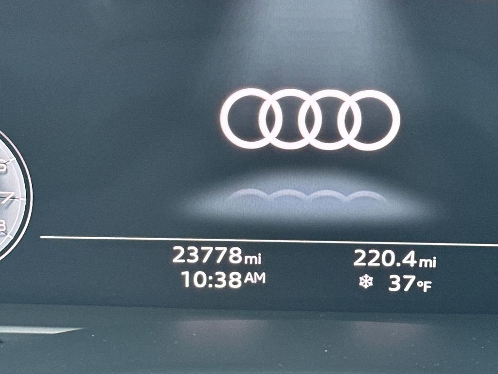 Used 2023 Audi Q8 Premium Plus image 4