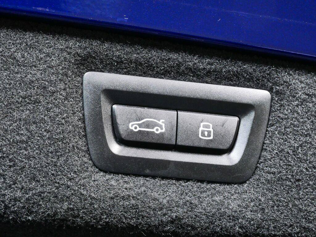 Used 2024 BMW M8 Competition w/ M Carbon Exterior Package AWD/4WD image 25