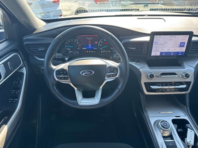 Used 2023 Ford Explorer XLT image 17