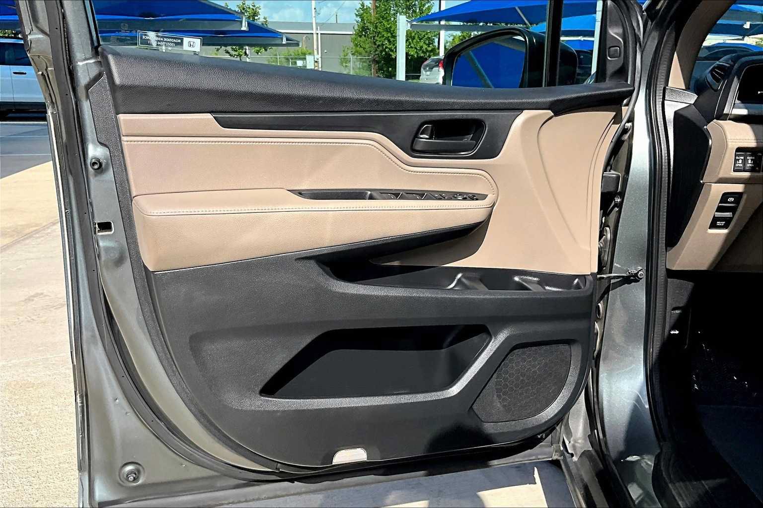 Used 2018 Honda Odyssey EX image 21