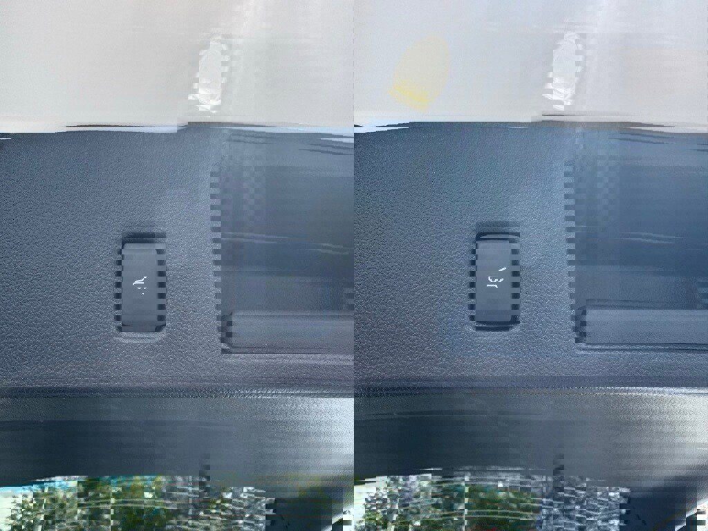 New 2025 Ford Escape SE w/ PHEV Premium Package image 41