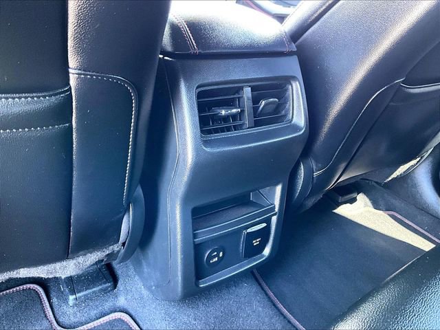 Used 2021 Ford Edge ST-Line AWD/4WD image 28