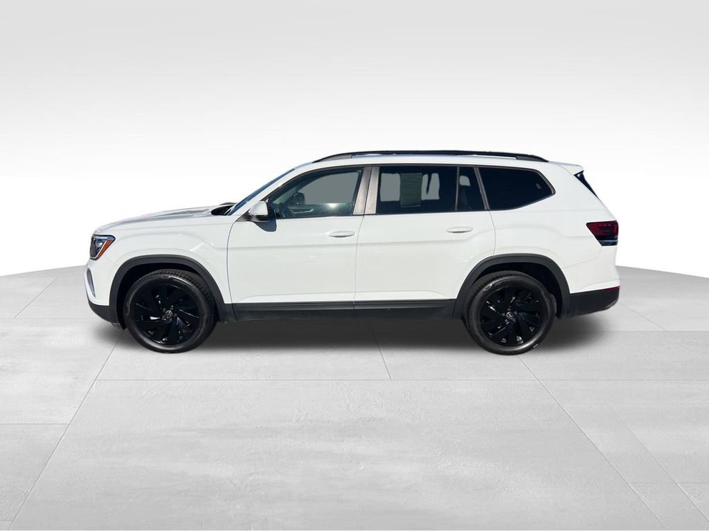 Used 2024 Volkswagen Atlas SE w/ Panoramic Sunroof Package image 4