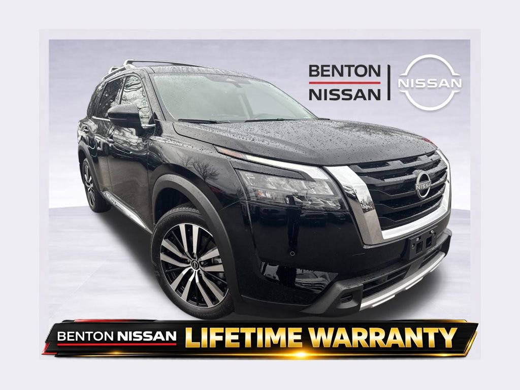 Used 2025 Nissan Pathfinder Platinum w/ Cargo Package image 1