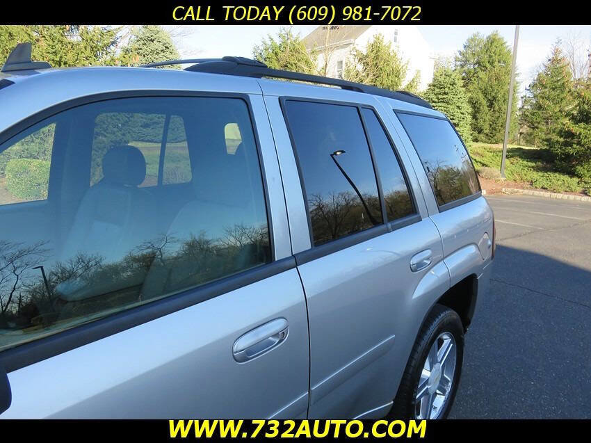 Used 2008 Chevrolet TrailBlazer LT w/ Sun And 6-Disc Cd Package AWD/4WD image 32
