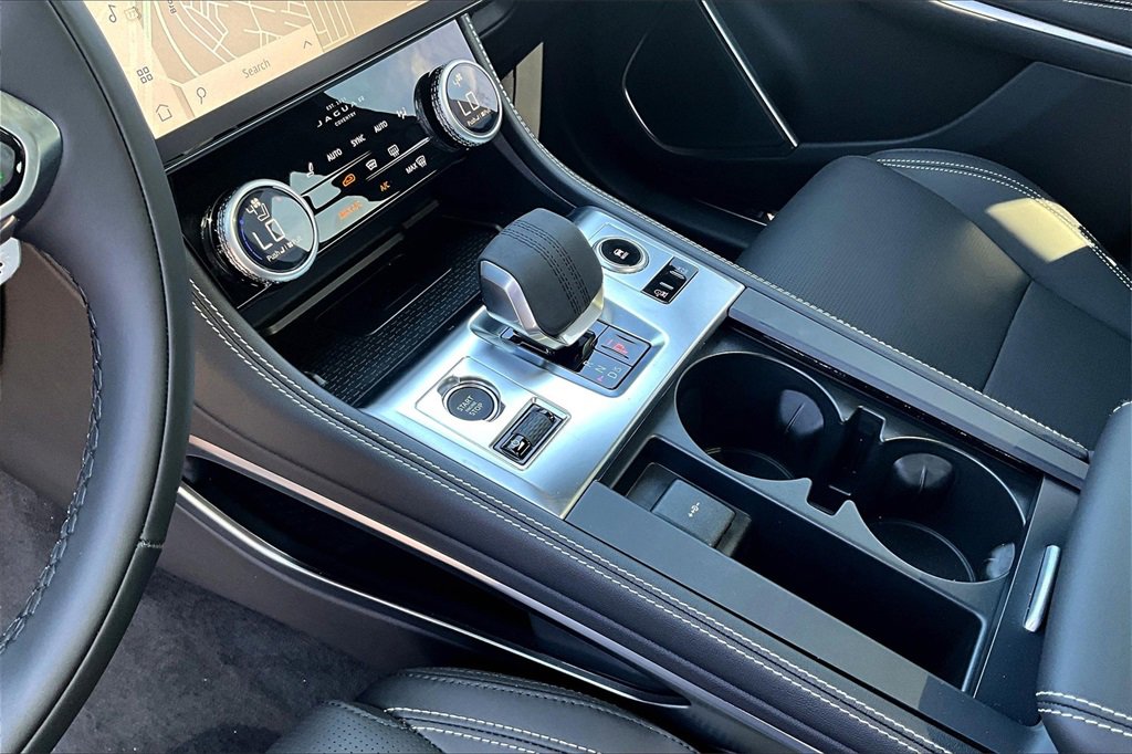 New 2026 Jaguar F-PACE R-Dynamic S image 8