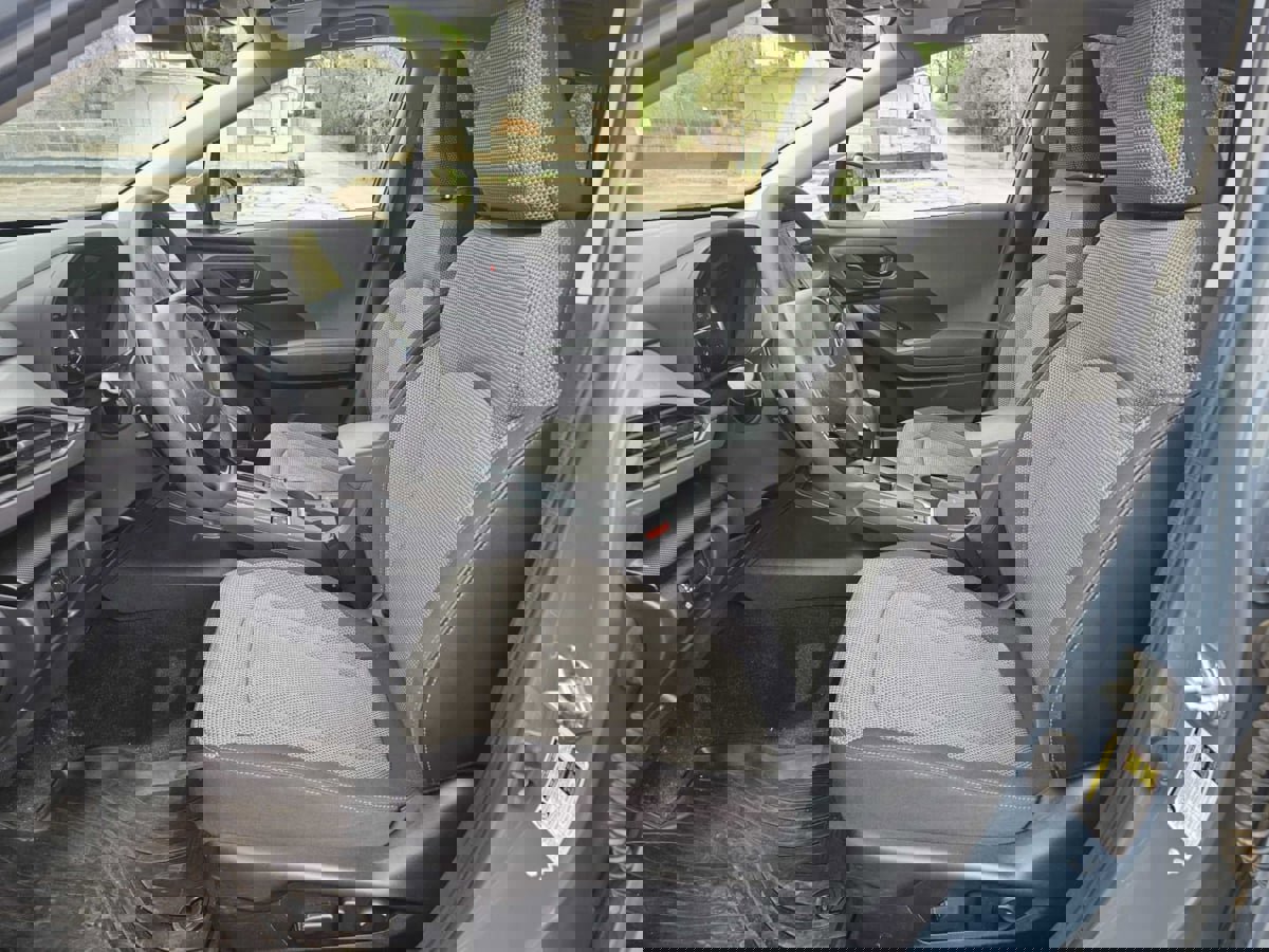 Used 2024 Subaru Crosstrek 2.0i Premium image 9