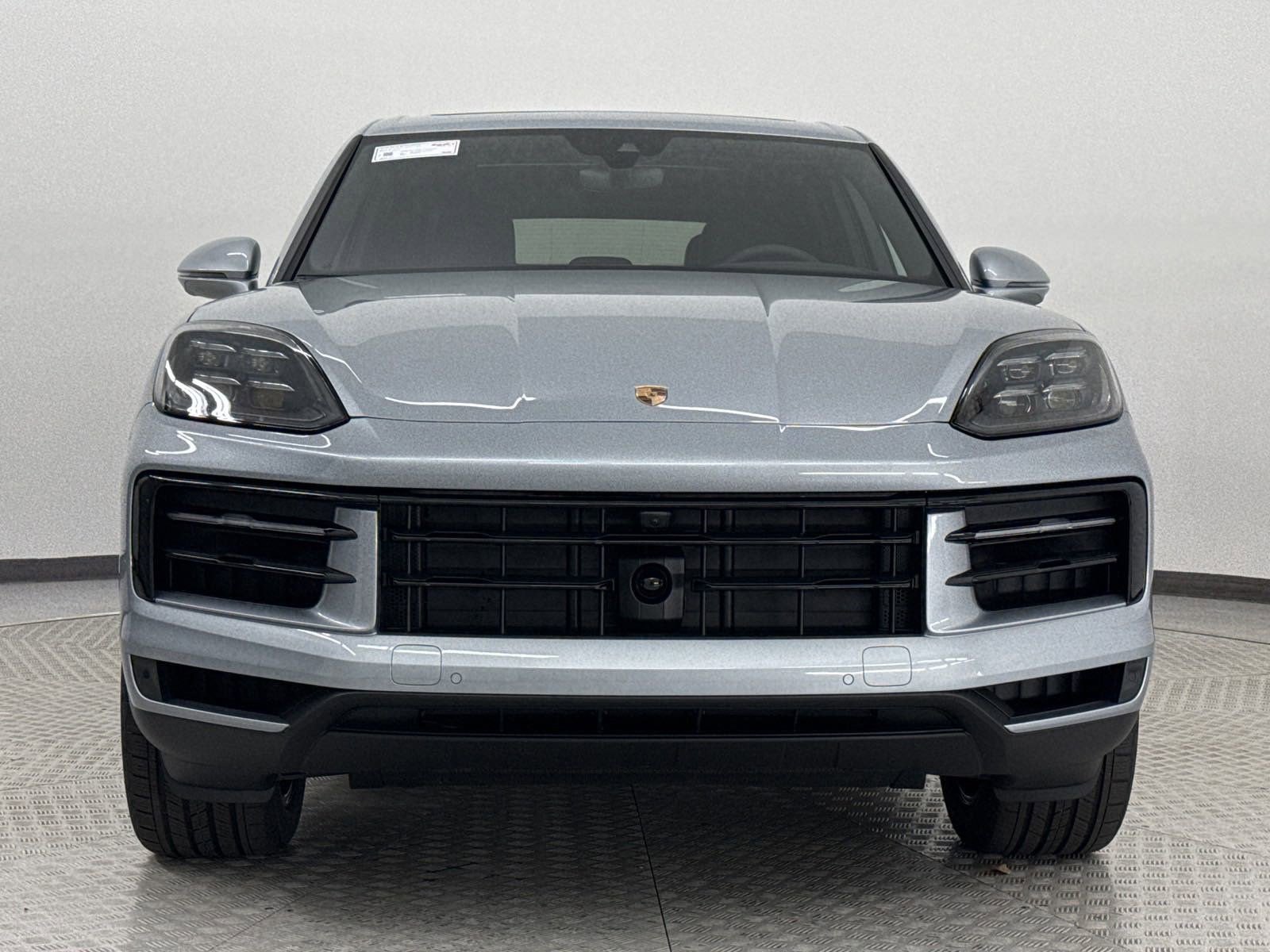 Used 2025 Porsche Cayenne image 6