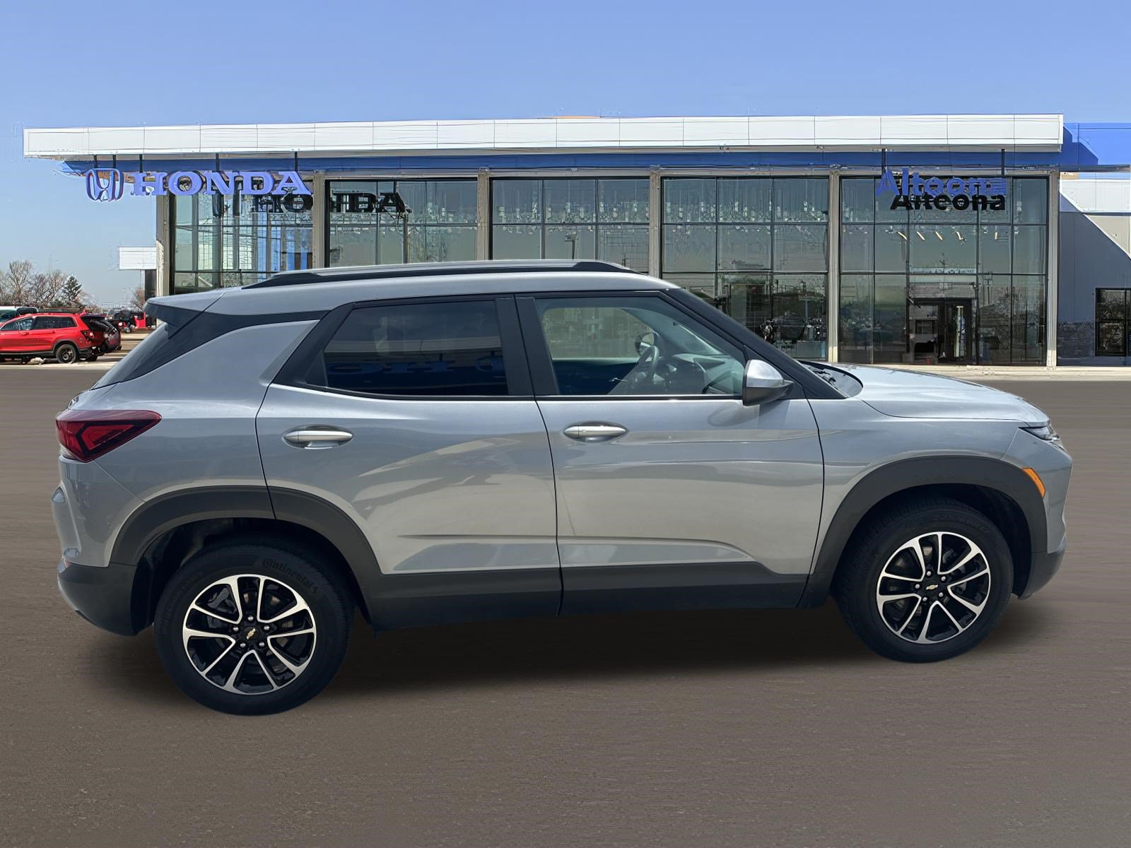 Used 2025 Chevrolet TrailBlazer LT AWD/4WD image 5