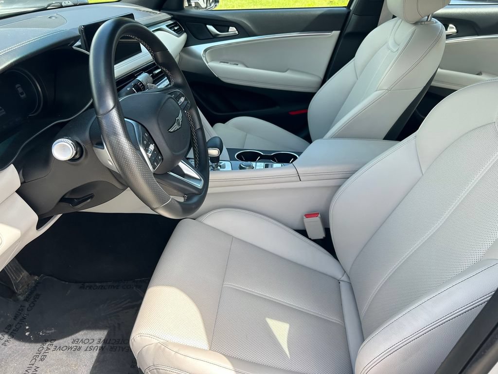 Used 2025 Genesis G70 2.5T RWD image 11