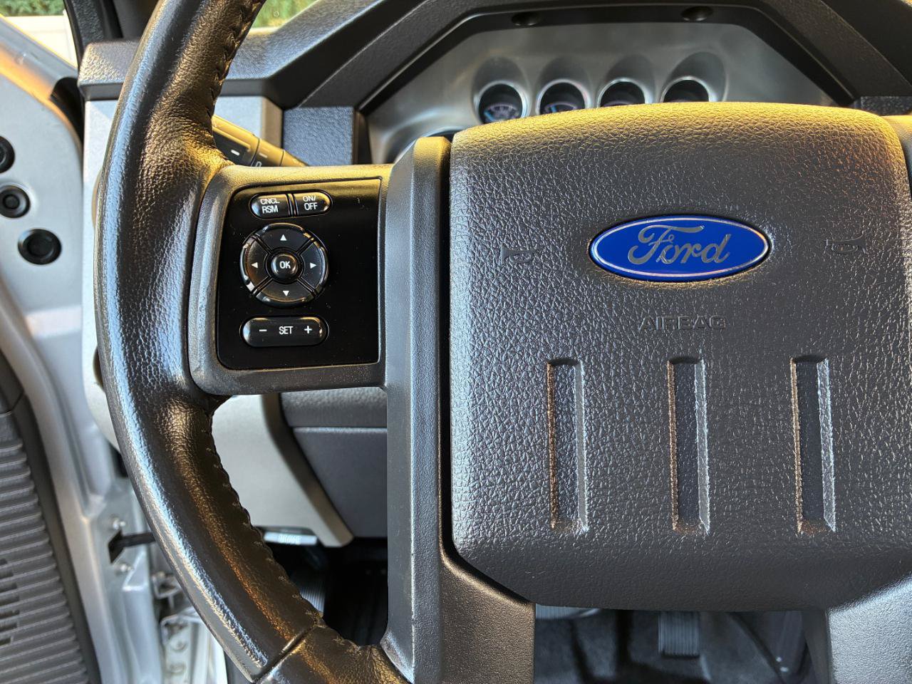Used 2015 Ford F250 Lariat w/ Lariat Ultimate Package AWD/4WD image 29