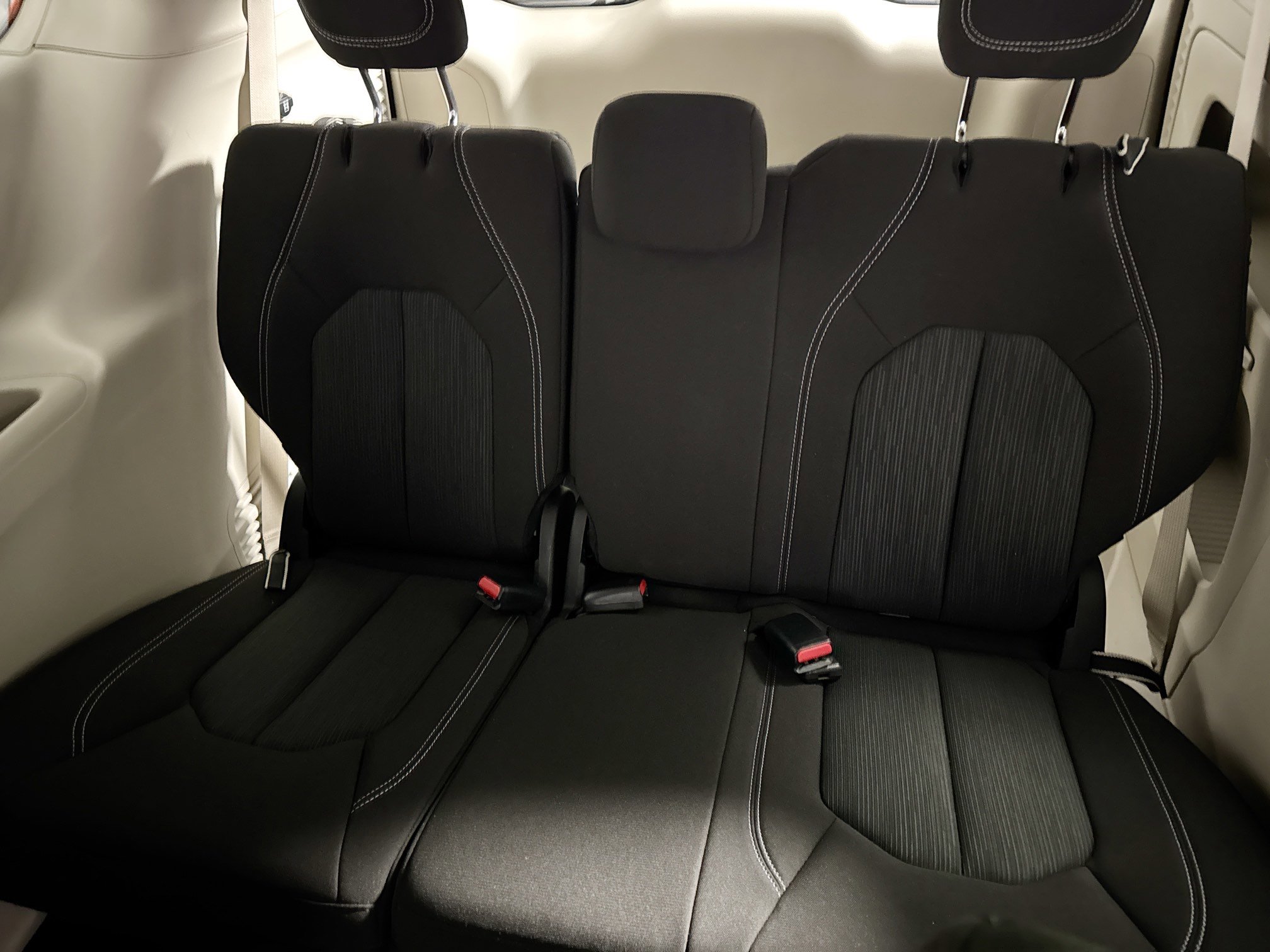 Used 2023 Chrysler Voyager LX image 35