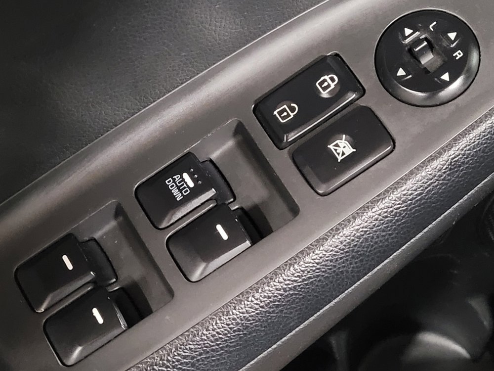 Used 2017 Kia Forte LX image 27