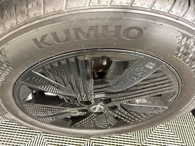 Used 2025 Nissan Murano SV AWD/4WD image 13