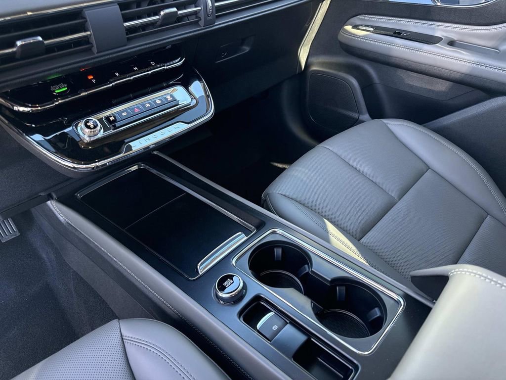 New 2026 Lincoln Corsair Premiere image 25